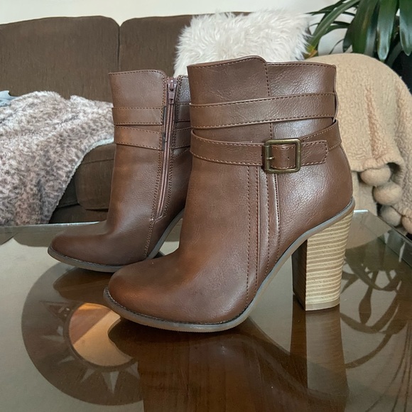 🔸 George 🔸 brown heeled booties - Picture 1 of 8